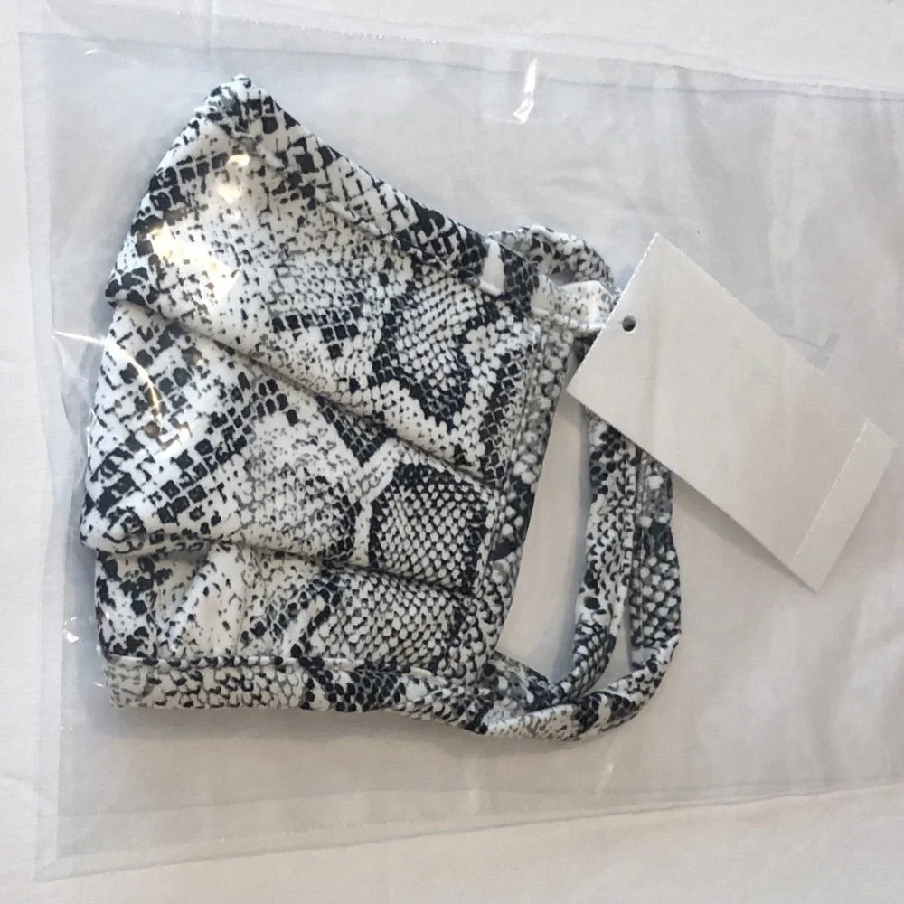 3 For $15 FORE COLLECTION Off White/Grey Snake Print Pleated Face Mask